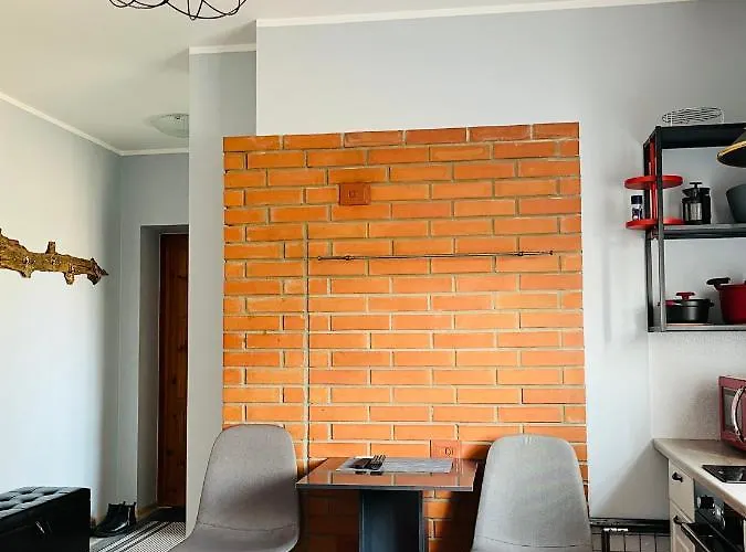 Maria Roomassaare * Kuressaare